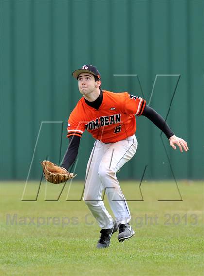Thumbnail 1 in Tom Bean vs Howe (Farmersville Invitational) photogallery.