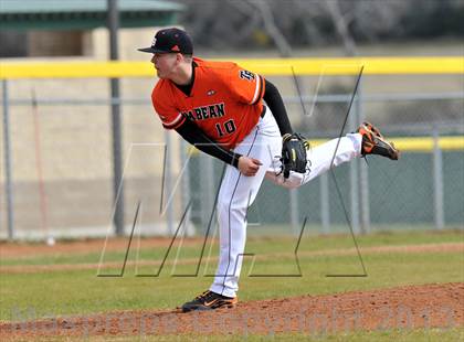Thumbnail 3 in Tom Bean vs Howe (Farmersville Invitational) photogallery.