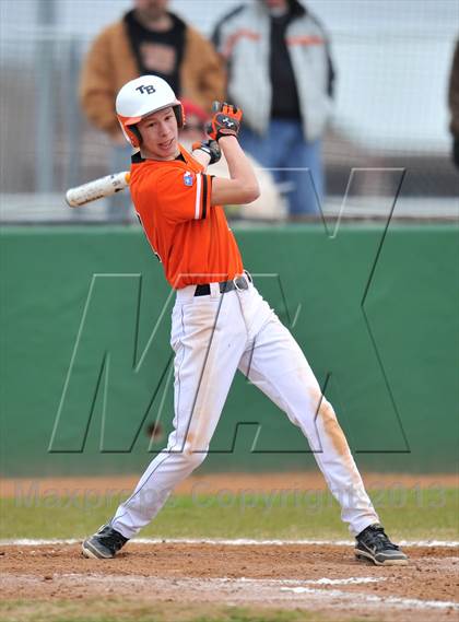 Thumbnail 2 in Tom Bean vs Howe (Farmersville Invitational) photogallery.