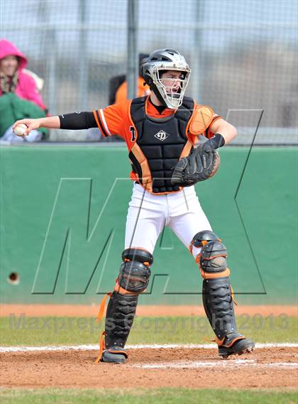 Thumbnail 3 in Tom Bean vs Howe (Farmersville Invitational) photogallery.