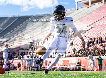 Thumbnail 3 in Green Canyon vs Crimson Cliffs (UHSAA 4A Final) photogallery.