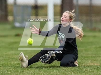 Thumbnail 2 in North Hunterdon @ South Plainfield (scrimmage) photogallery.