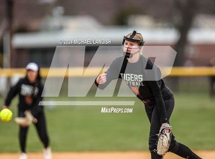 Thumbnail 3 in North Hunterdon @ South Plainfield (scrimmage) photogallery.