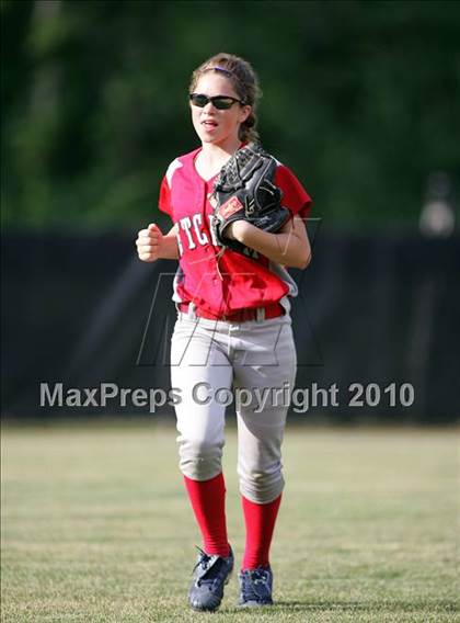 Thumbnail 3 in North Rockland vs. Roy C Ketcham (Section 1 Class AA Final) photogallery.