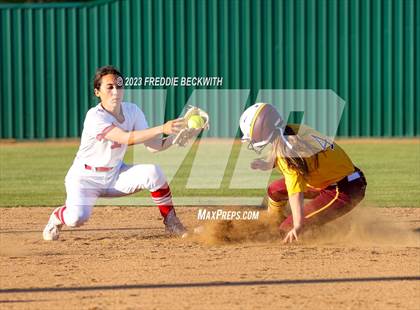 Thumbnail 1 in Bells @ Pottsboro photogallery.