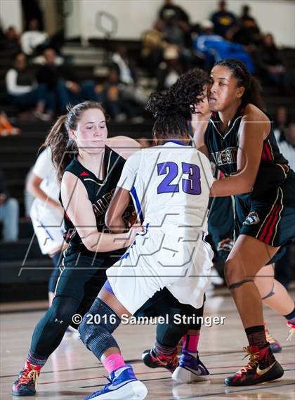 Thumbnail 2 in Sacramento vs. Salesian College Preparatory (West Coast Jamboree) photogallery.