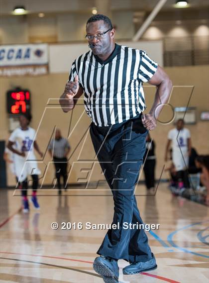Thumbnail 2 in Sacramento vs. Salesian College Preparatory (West Coast Jamboree) photogallery.