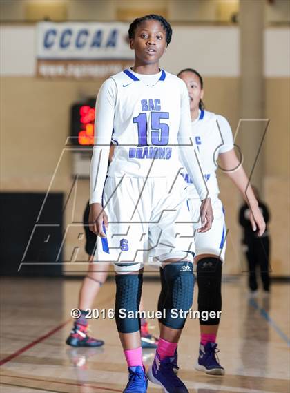 Thumbnail 3 in Sacramento vs. Salesian College Preparatory (West Coast Jamboree) photogallery.