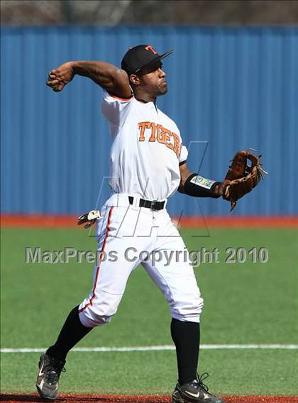 Thumbnail 2 in Bishop Lynch vs Texas (Jesuit Baseball Classic) photogallery.