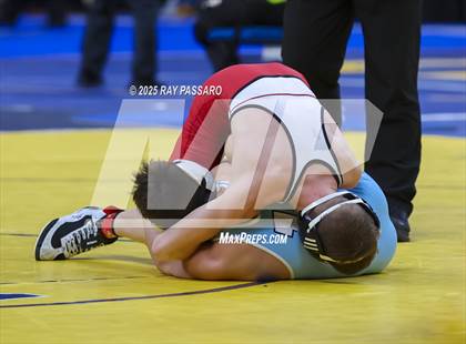 Thumbnail 1 in NYSPHSAA Semifinals photogallery.