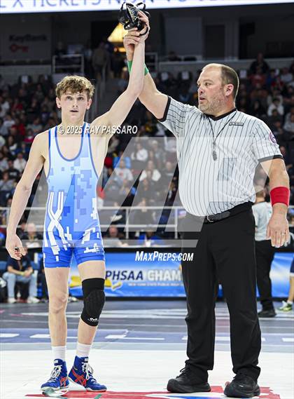 Thumbnail 2 in NYSPHSAA Semifinals photogallery.