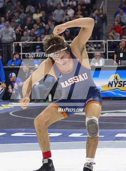 Thumbnail 1 in NYSPHSAA Semifinals photogallery.