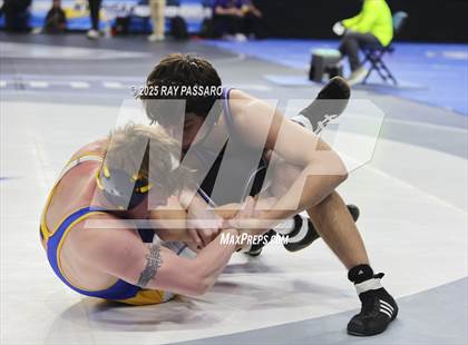 Thumbnail 1 in NYSPHSAA Semifinals photogallery.