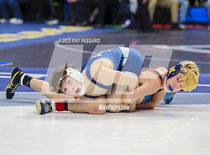Thumbnail 1 in NYSPHSAA Semifinals photogallery.