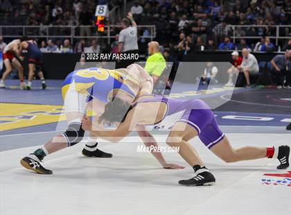Thumbnail 2 in NYSPHSAA Semifinals photogallery.