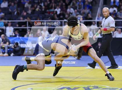 Thumbnail 1 in NYSPHSAA Semifinals photogallery.