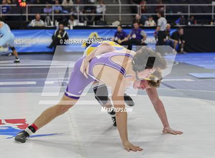 Thumbnail 3 in NYSPHSAA Semifinals photogallery.