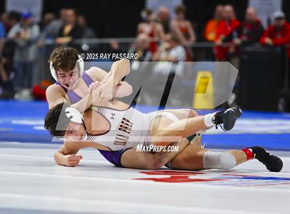 Thumbnail 1 in NYSPHSAA Semifinals photogallery.