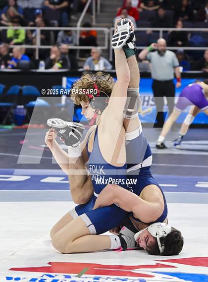 Thumbnail 3 in NYSPHSAA Semifinals photogallery.