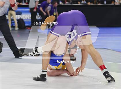 Thumbnail 2 in NYSPHSAA Semifinals photogallery.