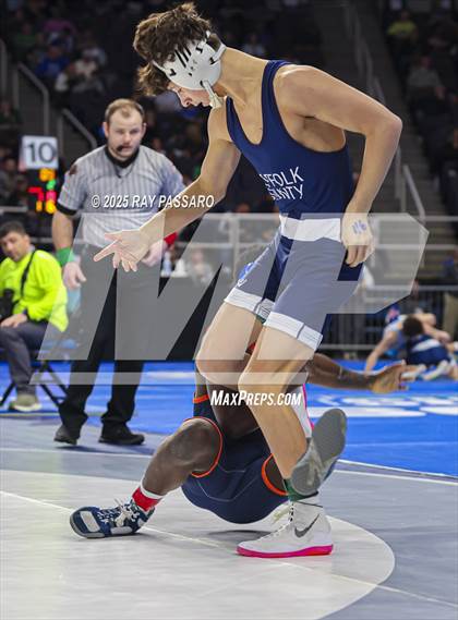 Thumbnail 3 in NYSPHSAA Semifinals photogallery.