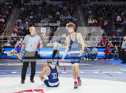 Thumbnail 1 in NYSPHSAA Semifinals photogallery.
