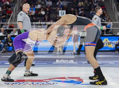 Thumbnail 1 in NYSPHSAA Semifinals photogallery.
