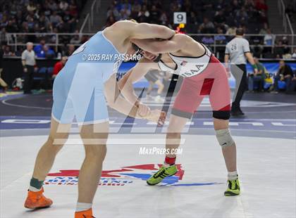 Thumbnail 1 in NYSPHSAA Semifinals photogallery.