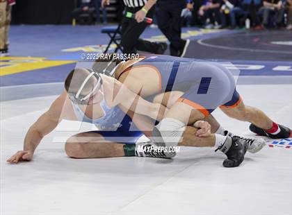 Thumbnail 1 in NYSPHSAA Semifinals photogallery.