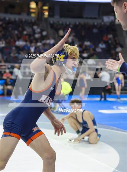 Thumbnail 3 in NYSPHSAA Semifinals photogallery.