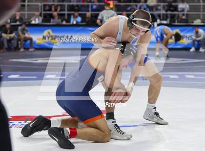Thumbnail 1 in NYSPHSAA Semifinals photogallery.
