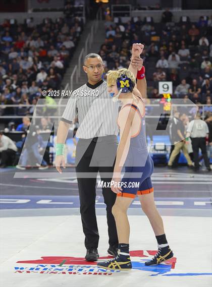 Thumbnail 3 in NYSPHSAA Semifinals photogallery.