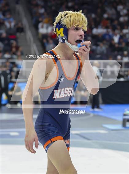 Thumbnail 2 in NYSPHSAA Semifinals photogallery.