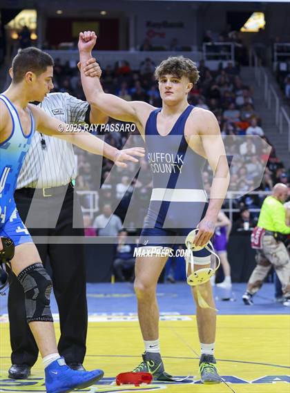 Thumbnail 3 in NYSPHSAA Semifinals photogallery.