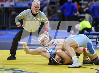 Thumbnail 1 in NYSPHSAA Semifinals photogallery.