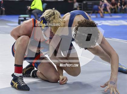 Thumbnail 1 in NYSPHSAA Semifinals photogallery.