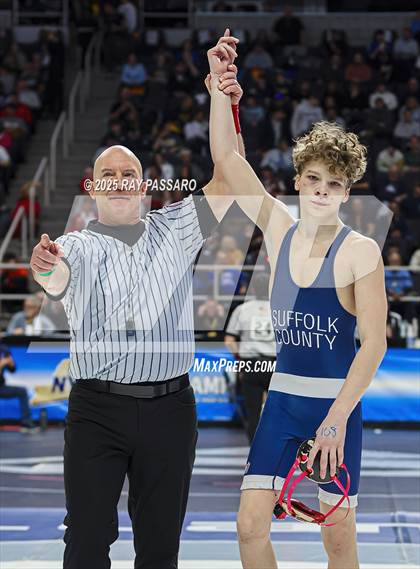 Thumbnail 3 in NYSPHSAA Semifinals photogallery.