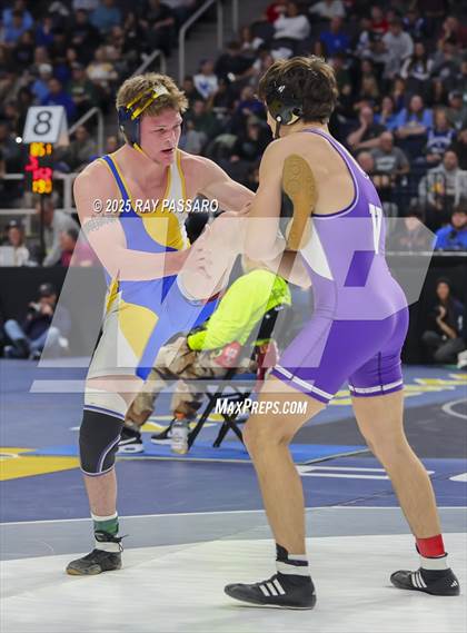 Thumbnail 1 in NYSPHSAA Semifinals photogallery.
