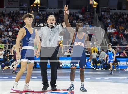 Thumbnail 2 in NYSPHSAA Semifinals photogallery.