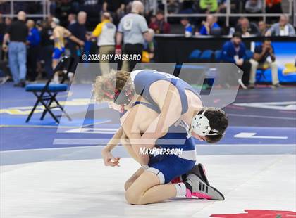 Thumbnail 2 in NYSPHSAA Semifinals photogallery.