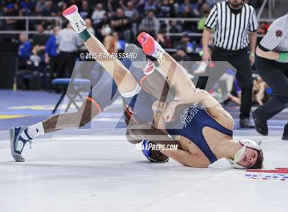 Thumbnail 1 in NYSPHSAA Semifinals photogallery.
