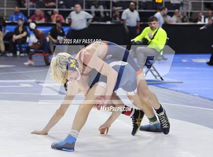 Thumbnail 1 in NYSPHSAA Semifinals photogallery.