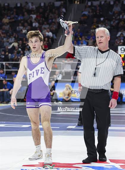 Thumbnail 1 in NYSPHSAA Semifinals photogallery.