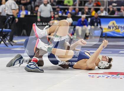 Thumbnail 3 in NYSPHSAA Semifinals photogallery.