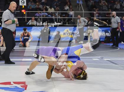 Thumbnail 2 in NYSPHSAA Semifinals photogallery.
