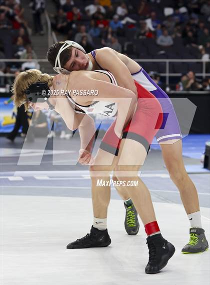 Thumbnail 3 in NYSPHSAA Semifinals photogallery.