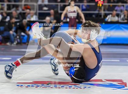 Thumbnail 1 in NYSPHSAA Semifinals photogallery.
