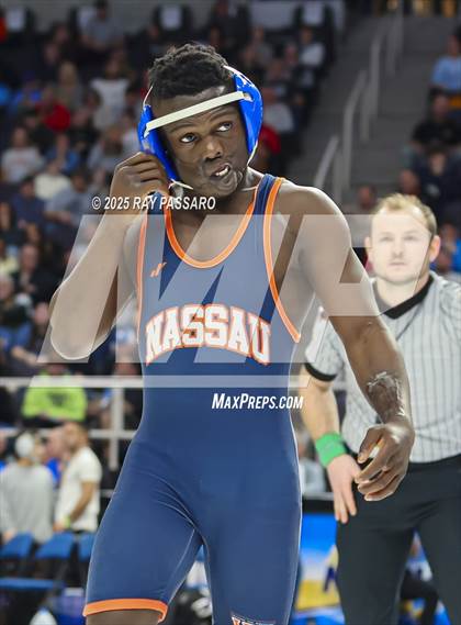 Thumbnail 1 in NYSPHSAA Semifinals photogallery.