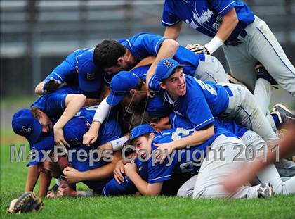 Thumbnail 3 in East Hampton @ East Catholic (CIAC Class S Final) photogallery.