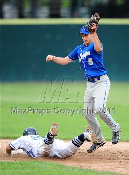 Thumbnail 3 in East Hampton @ East Catholic (CIAC Class S Final) photogallery.